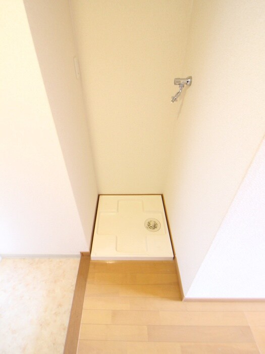 物件内観写真14　(洗濯機置場)