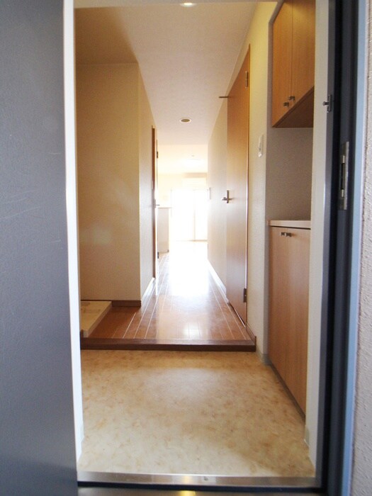 物件内観写真17　(玄関)