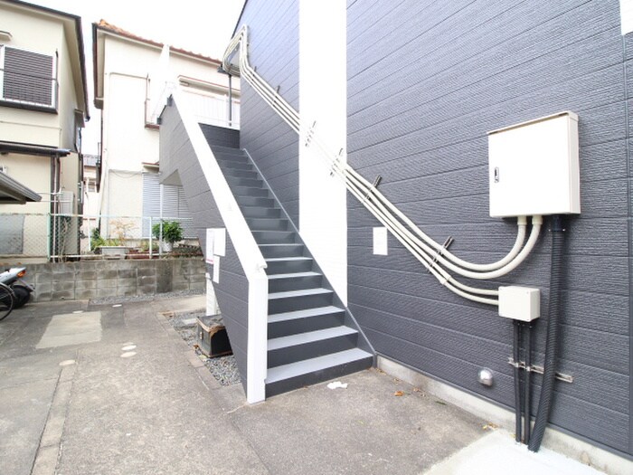 物件外観写真4　(エントランス部分)