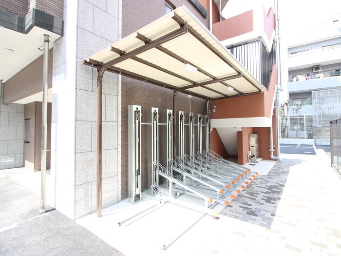 物件外観写真4　(駐輪場)