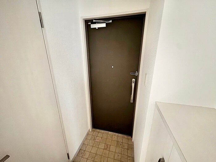 物件内観写真14　(玄関)