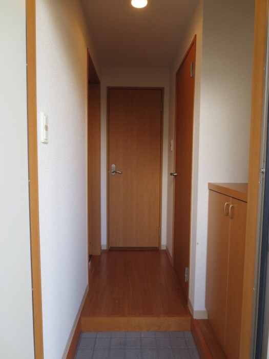 物件内観写真10　(玄関)