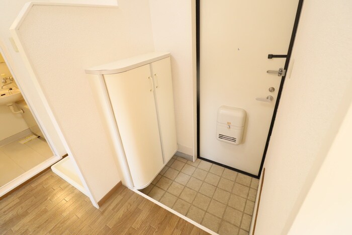 物件内観写真14　(玄関)