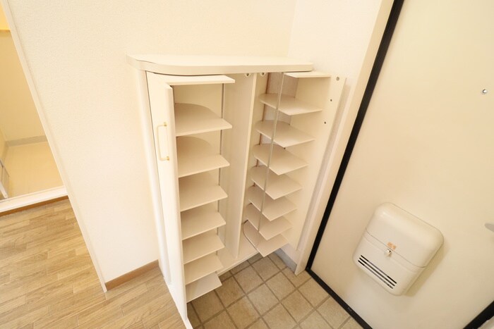 物件内観写真15　(靴箱)
