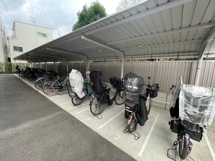 物件外観写真5　(駐輪場)