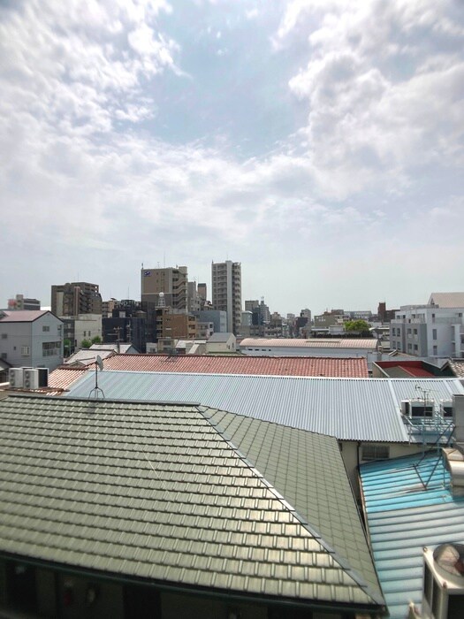 物件内観写真20　(室内からの展望)