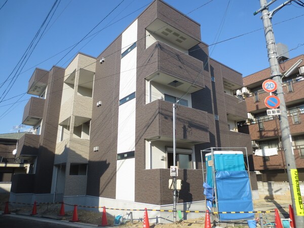 建築中