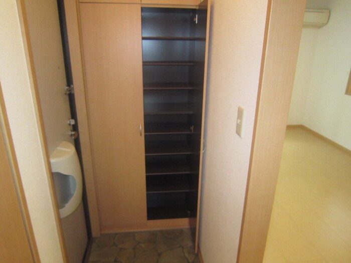 物件内観写真12　(靴箱)