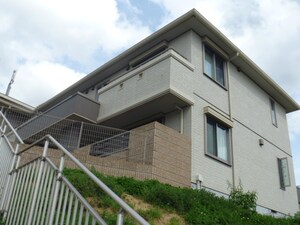シャーメゾン泉ヶ丘（北東側）外観写真