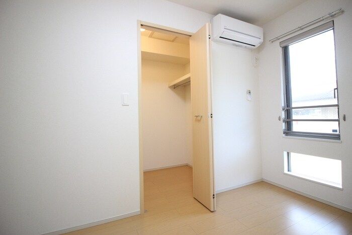 物件内観写真10　(収納)