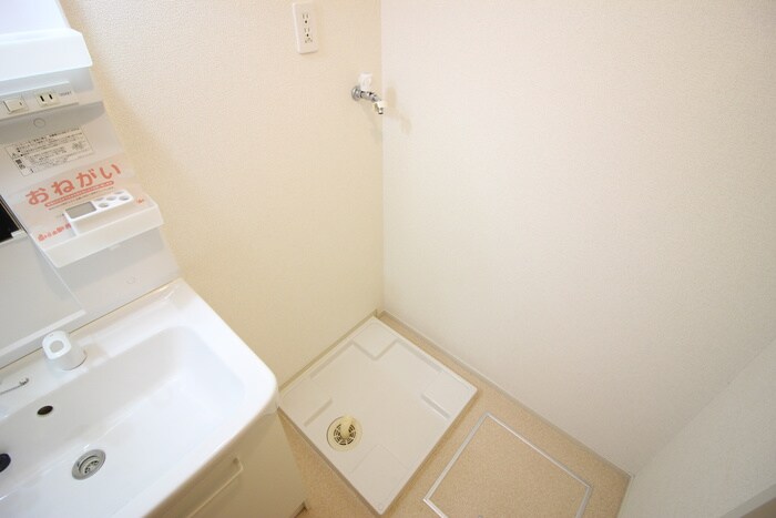 物件内観写真20　(洗濯機置場)