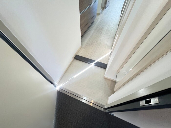 物件内観写真14　(玄関)