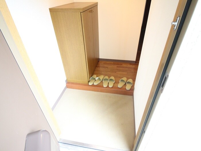 物件内観写真14　(玄関)