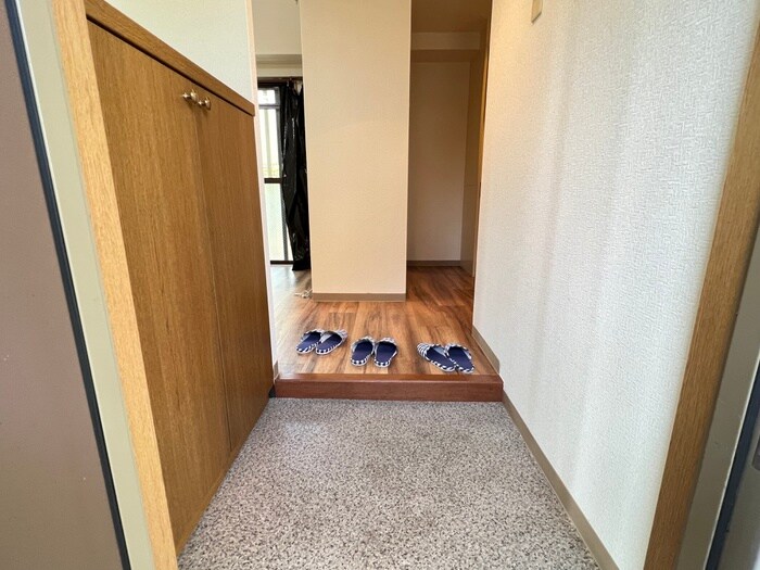 物件内観写真17　(玄関)
