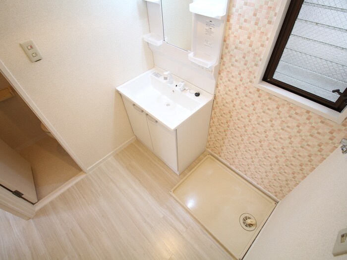 物件内観写真13　(洗濯機置場)