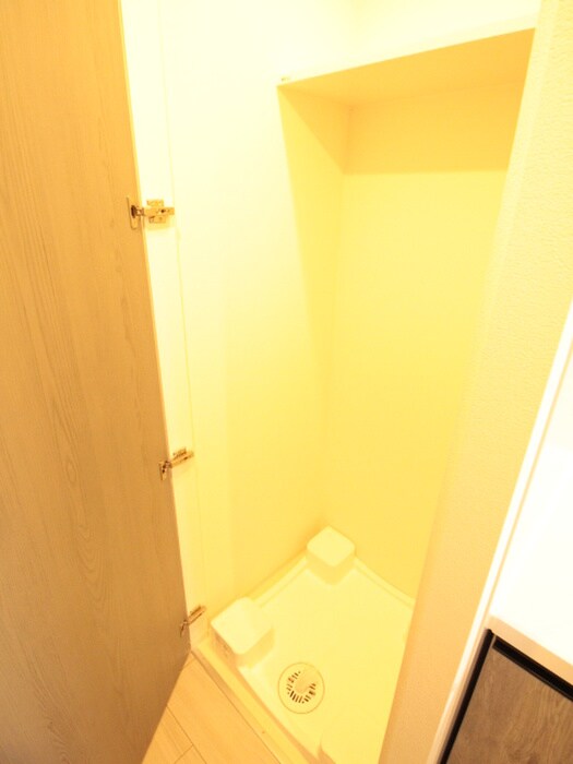 物件内観写真18　(洗濯機置場)