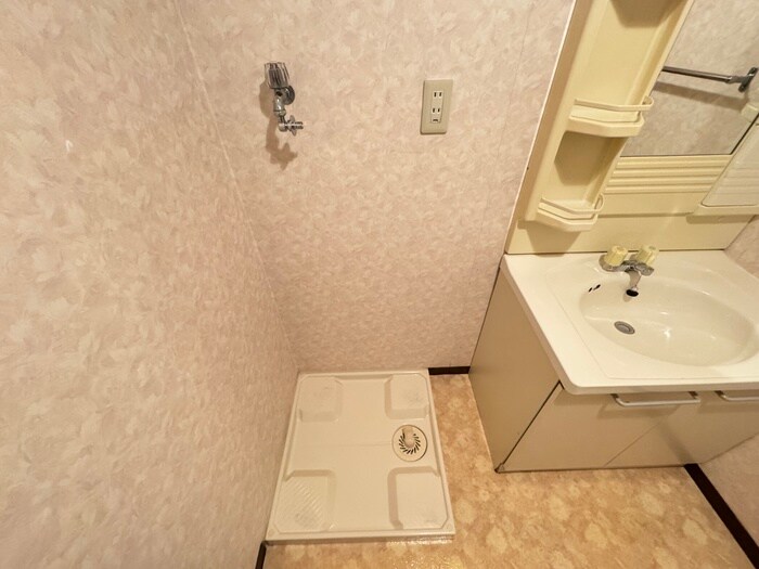 物件内観写真17　(洗濯機置場)