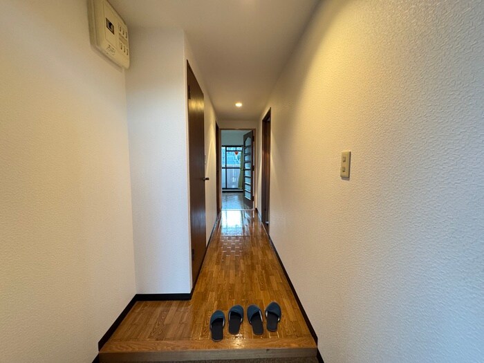 物件内観写真18　(廊下)