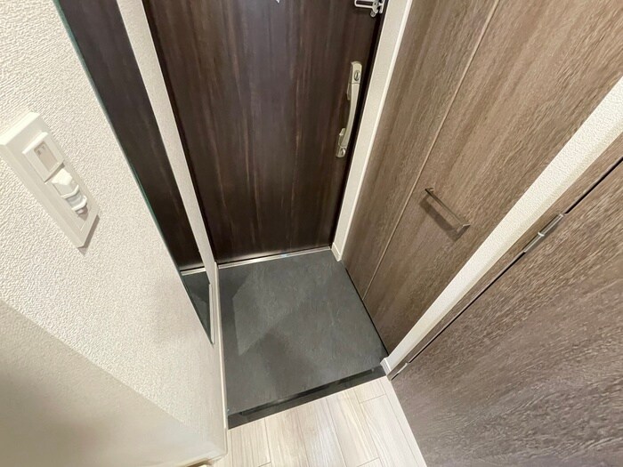 物件内観写真18　(玄関)