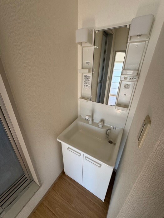 物件内観写真8　(洗面)