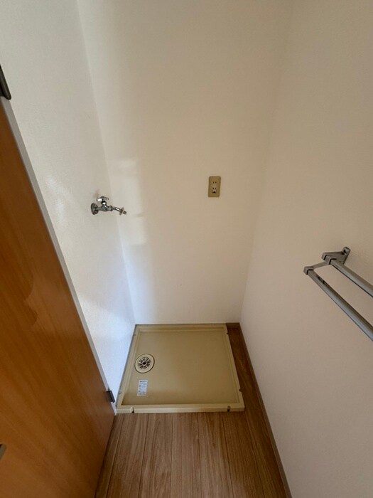 物件内観写真18　(洗濯機置場)