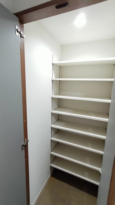 物件内観写真10　(靴箱)