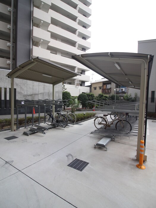 物件外観写真3　(駐輪場)