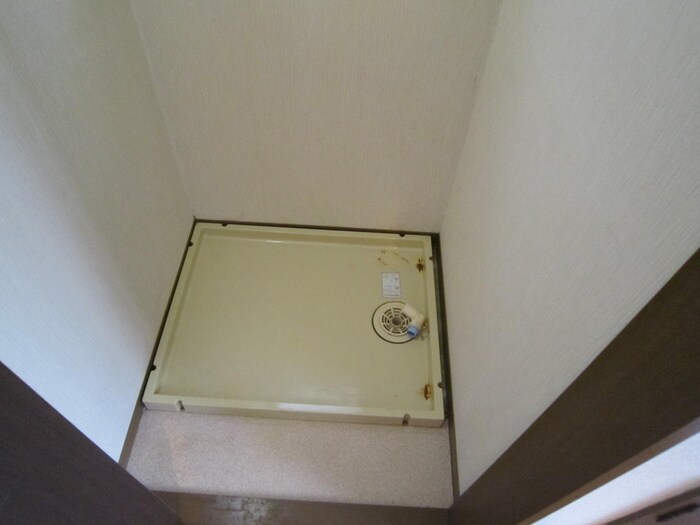 物件内観写真7　(洗濯機置場)