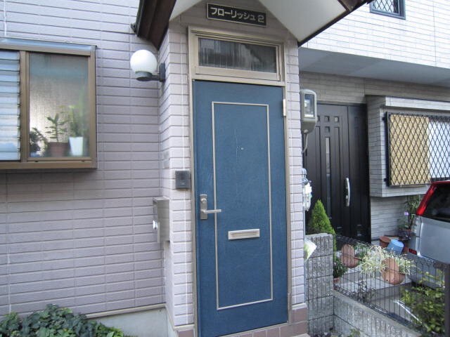 物件外観写真3　(エントランス部分)