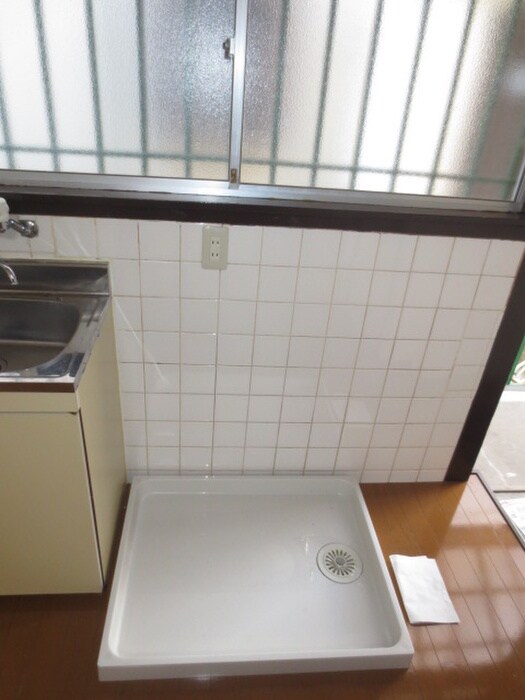 物件内観写真5　(洗濯機置場)