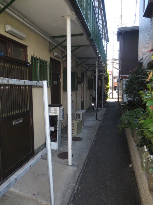 物件外観写真3　(エントランス部分)