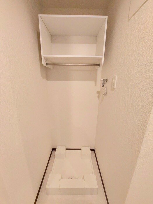 物件内観写真12　(洗濯機置場)