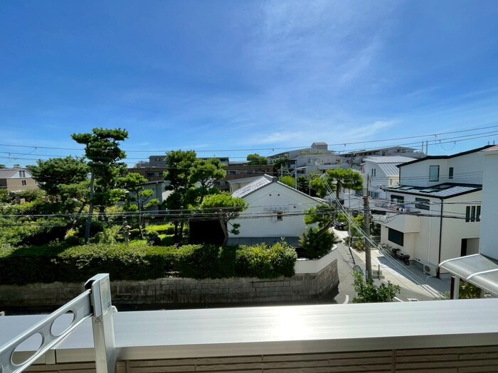 物件内観写真16　(室内からの展望)