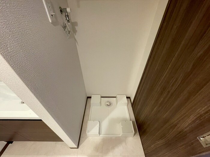 物件内観写真18　(洗濯機置場)