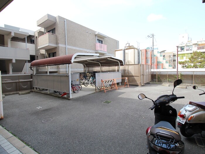 物件外観写真5　(駐輪場)
