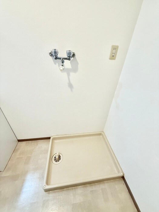 物件内観写真11　(洗濯機置場)