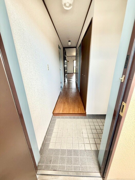 物件内観写真16　(玄関)