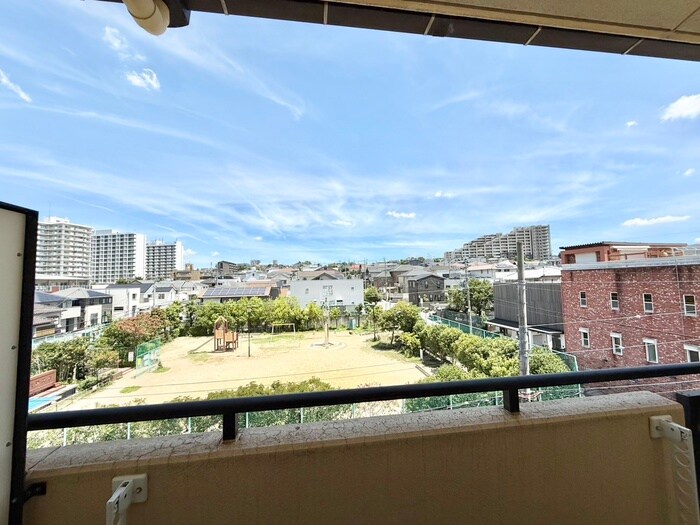 物件内観写真19　(室内からの展望)