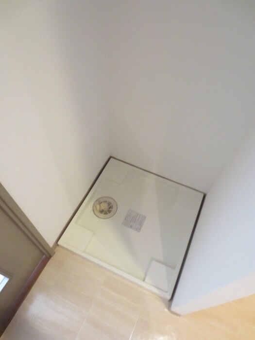 物件内観写真14　(洗濯機置場)