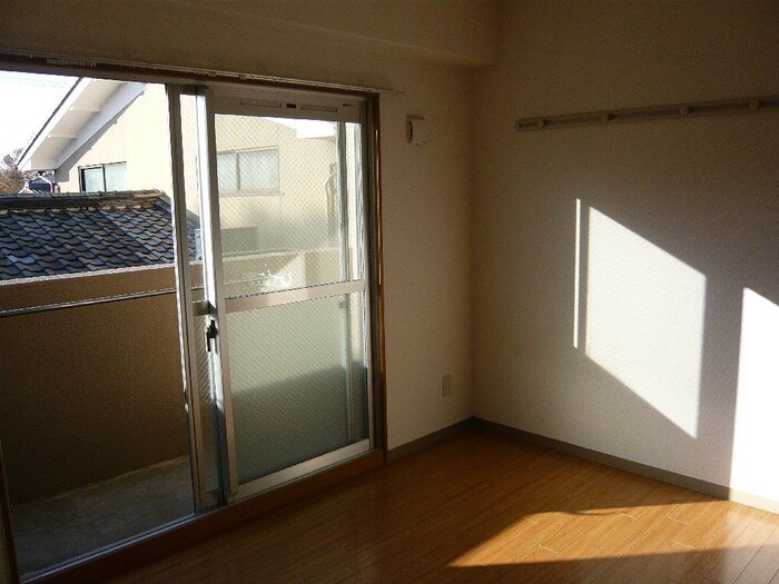 物件内観写真4　(居室)