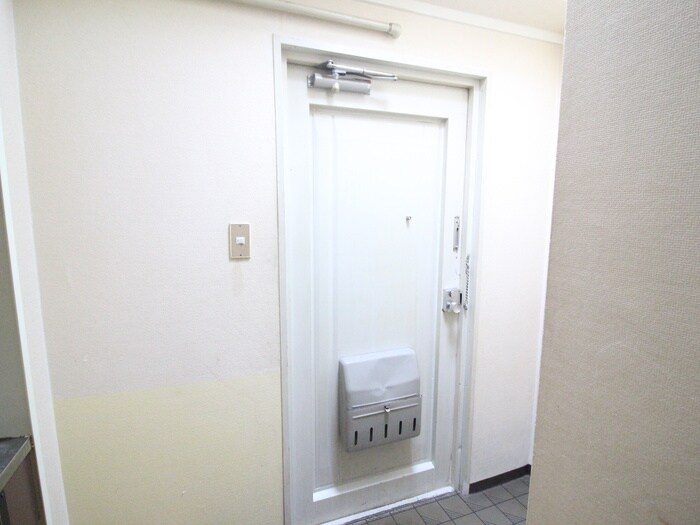 物件内観写真17　(玄関)