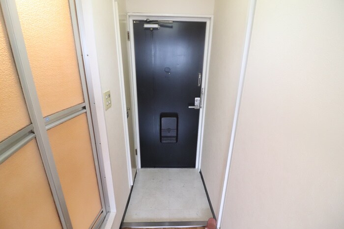 物件内観写真14　(玄関)