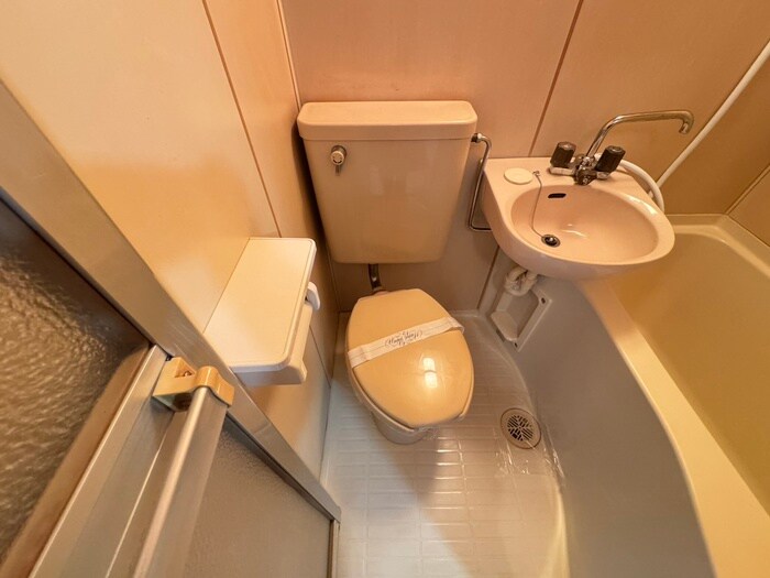 物件内観写真8　(トイレ)