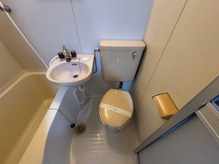 物件内観写真8　(トイレ)