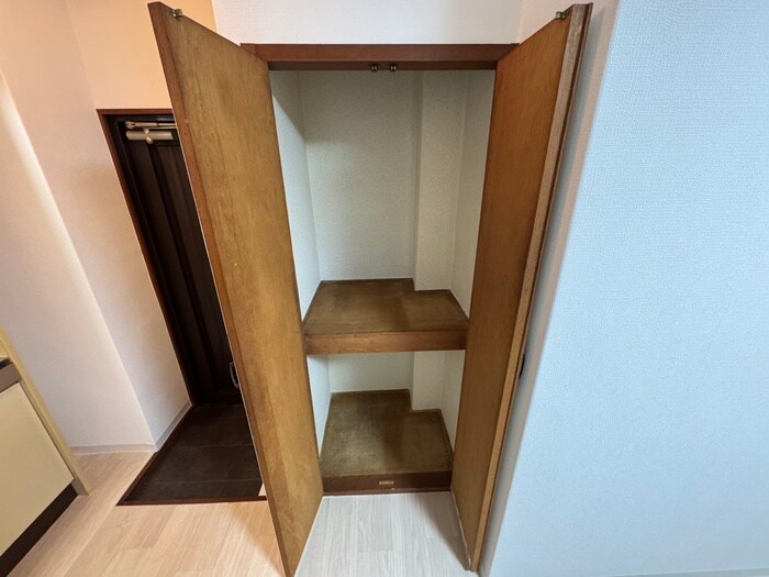 物件内観写真13　(収納)