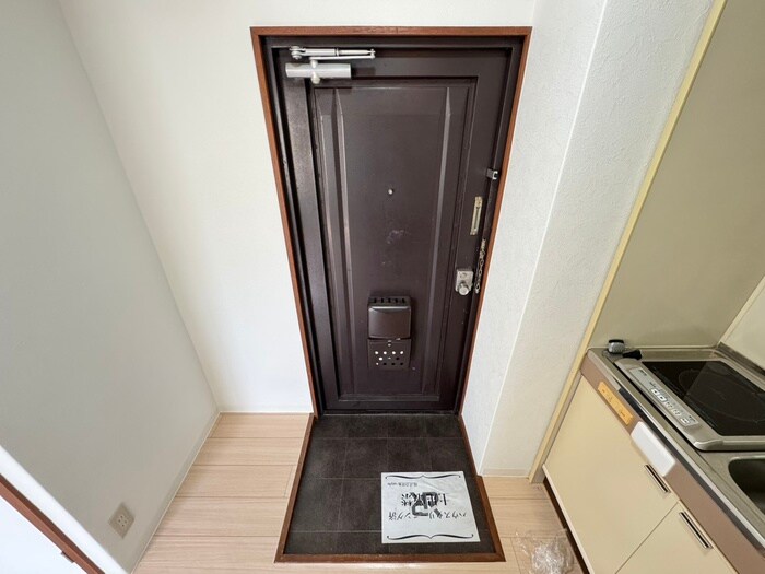 物件内観写真18　(玄関)