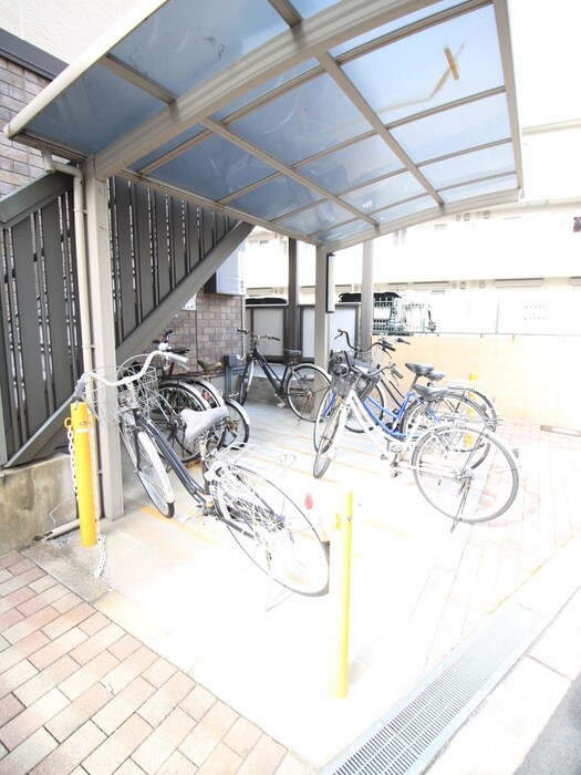 物件外観写真5　(駐輪場)