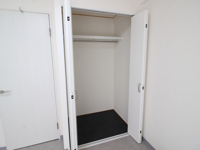物件内観写真12　(収納)
