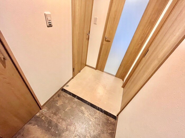 物件内観写真19　(玄関)