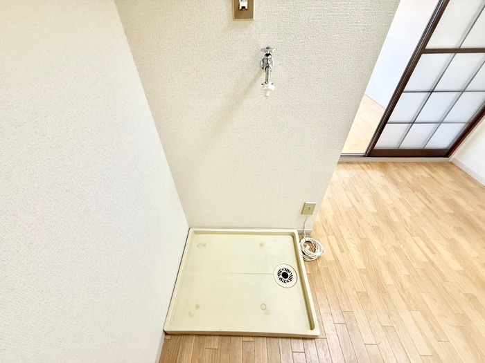 物件内観写真11　(洗濯機置場)